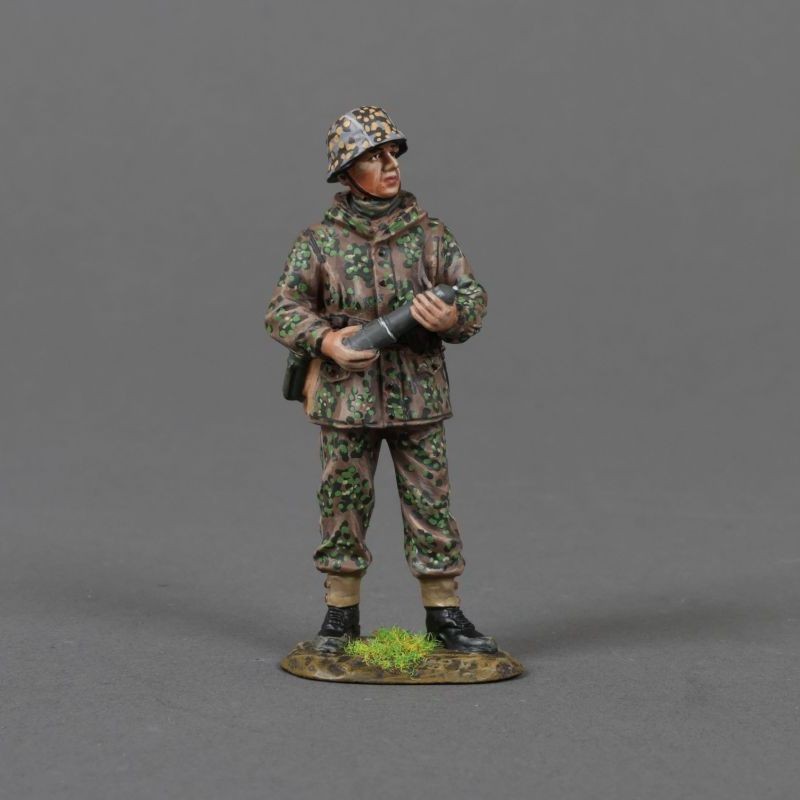 SS177C. German SS Artillery Figure - Plane Tree Pattern. 80 pieces Worldwide