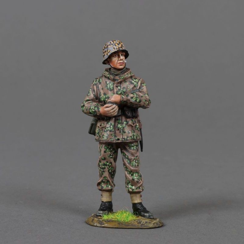 SS177D. German SS Artillery Figure - Plane Tree Pattern. 80 pieces Worldwide