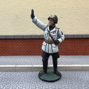 ITALIAN LEADER con elmetto uniforme BIANCA