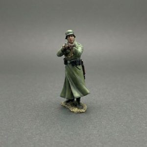 SS198A SS soldier pointing rifle