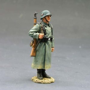 Soldato della Wehrmacht di guardia col cappotto NO BOX